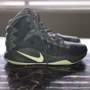 Nike Hyper dunk Basketball shoe Size 11 Men’s